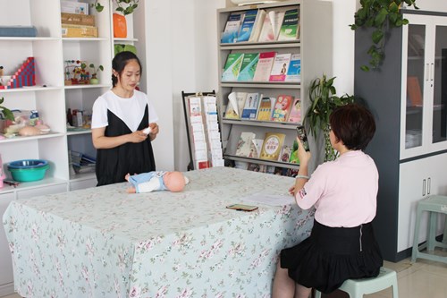 西安月嫂高級(jí)催乳師實(shí)操考試