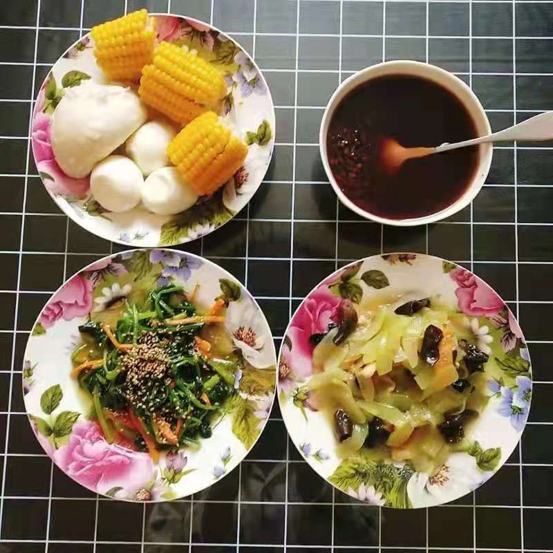 西安燕子月嫂豆鵬紅制作的月子餐