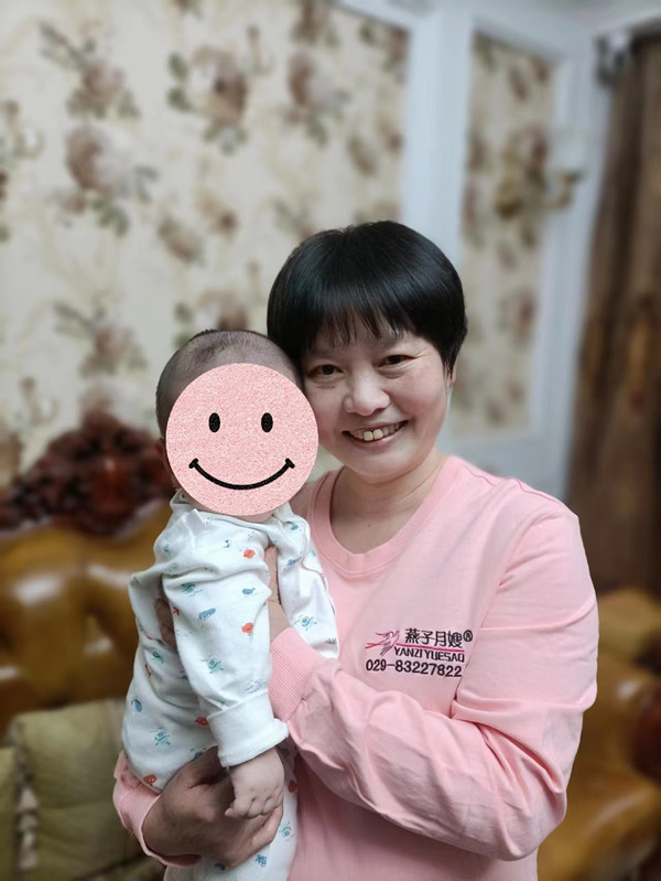 西安燕子月嫂的育嬰師林燦連